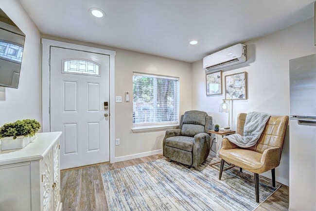 Photo - 550 Hall Ave Unit #A