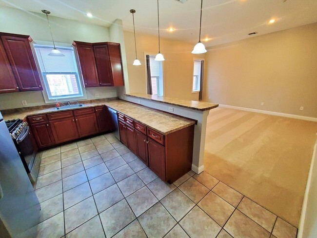 Building Photo - 37 Central Square Unit 37B Rental