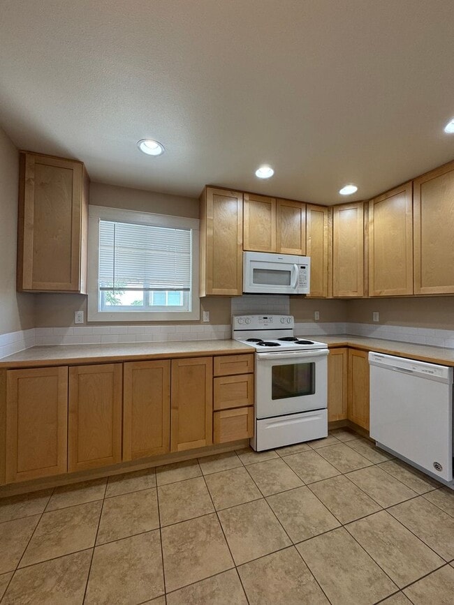 Photo - Cambridge Place I - 2243 Unit #2