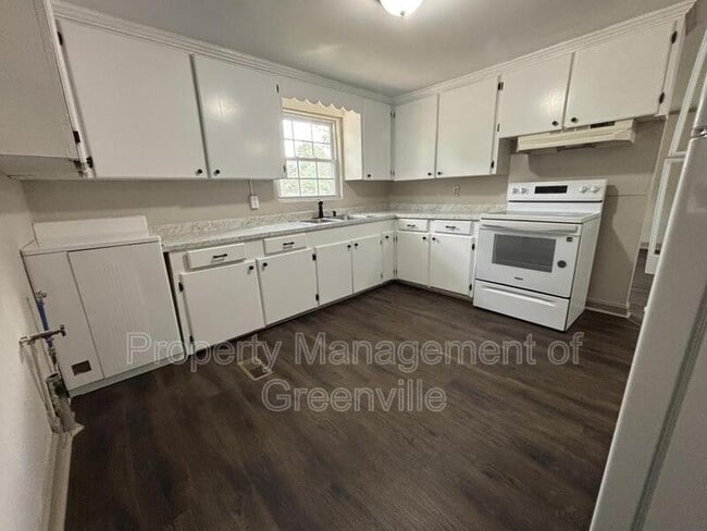 Photo - 621 Hayes Rd