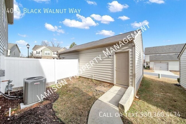 Photo - 4034 Black Walnut Wy