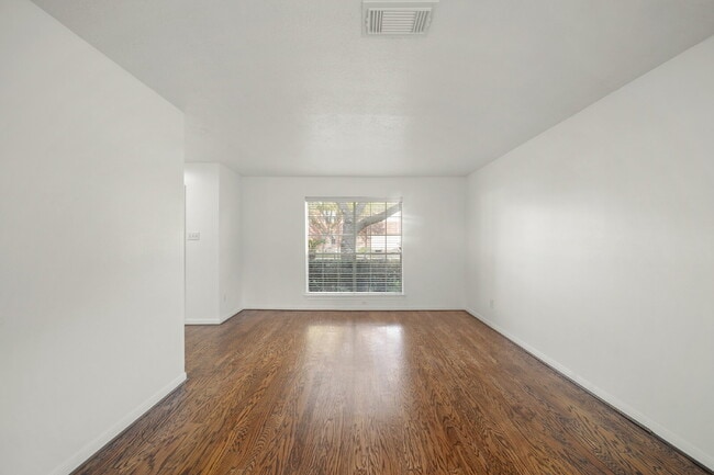Photo - Spacious 4-bedroom in Pearland ISD!