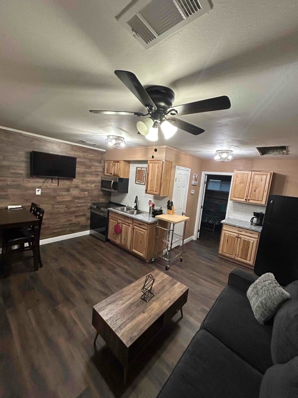 455 Moser Ave Unit 2