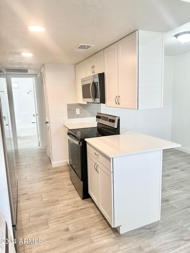 Photo - 16821 N 26th St Unit Apt 10