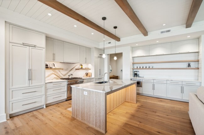 Photo - 5320 Southern Pines Ln Unit 5320