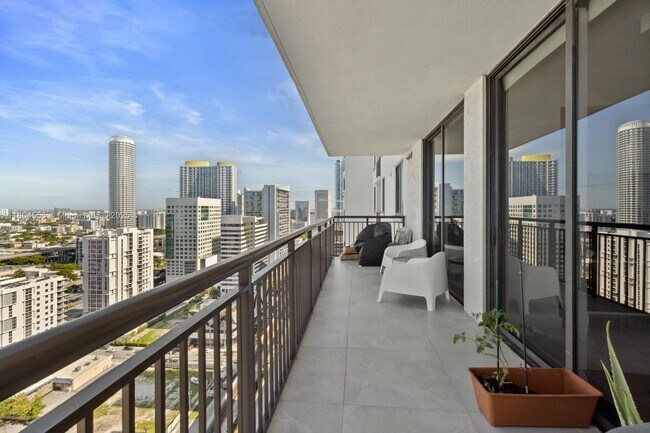 Photo - 999 SW 1st Ave Unidad 2809