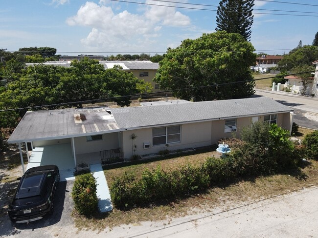 1302 S Federal Hwy