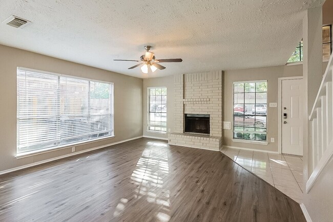 Photo - 1909 Wildwood Ridge Dr