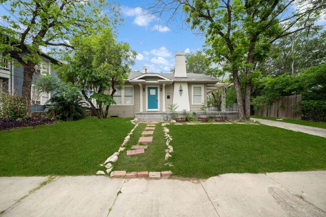 Building Photo - 629 E Woodlawn Ave Rental