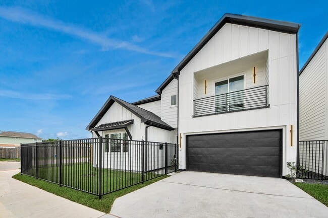 Photo - 1818 West St