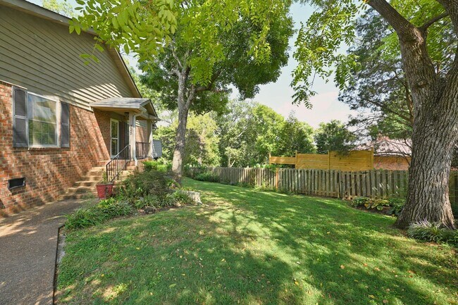 Photo - 325 Autumn Chase Dr