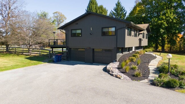 Photo - 1473 Hollow Rd