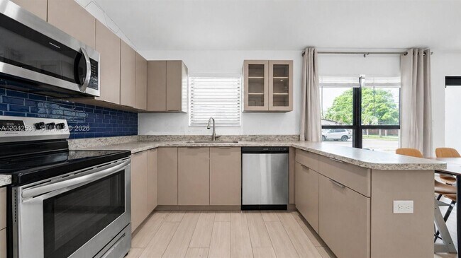 Photo - 1704 Rodman St Unit 1