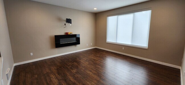 Photo - Spacious 3 bedroom Home MOVE-IN READY