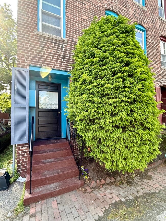 2 Mead St Unit 1A