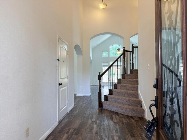 Photo - 160 Stevenson Dr