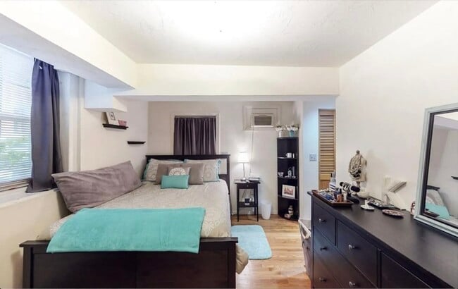 Photo - 53 Grove St Unit B