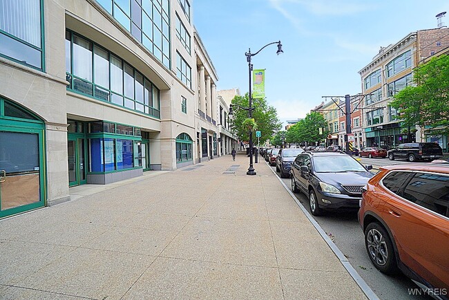 Photo - 600 Main St