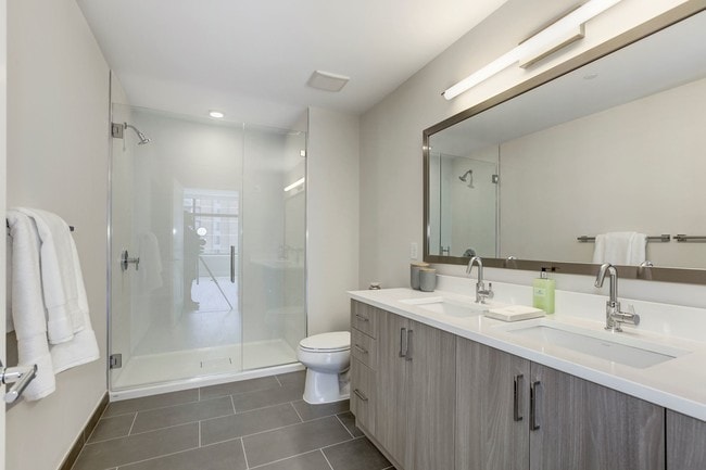 2 bedroom Bath with Shower Stall
