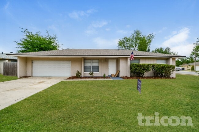 Building Photo - 125 Hidden Lake Dr