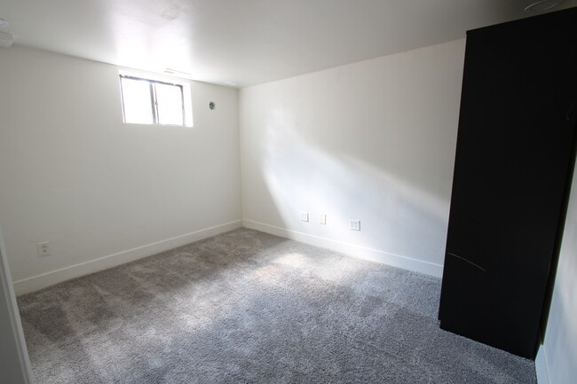709 E 600 N Unidad Basement 2