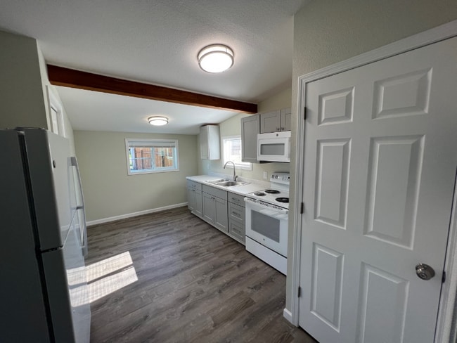 Photo - 1153 W Hendrickson Rd Unit B