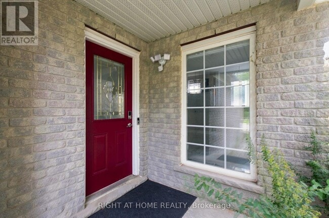 Photo - 187 Clairfields Dr E