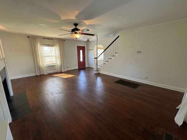 Photo - 2220 W Broadway Ave