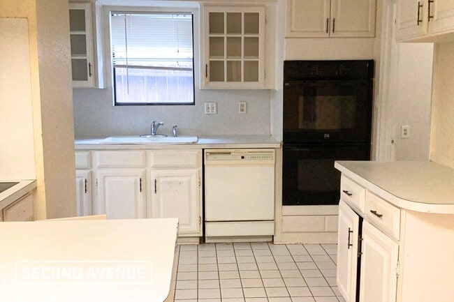 Photo - 12115 Creekhurst Dr