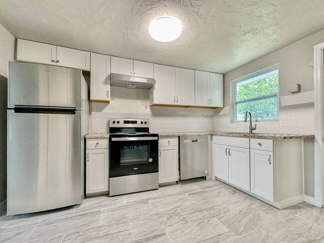 Photo - 1372 Browning St