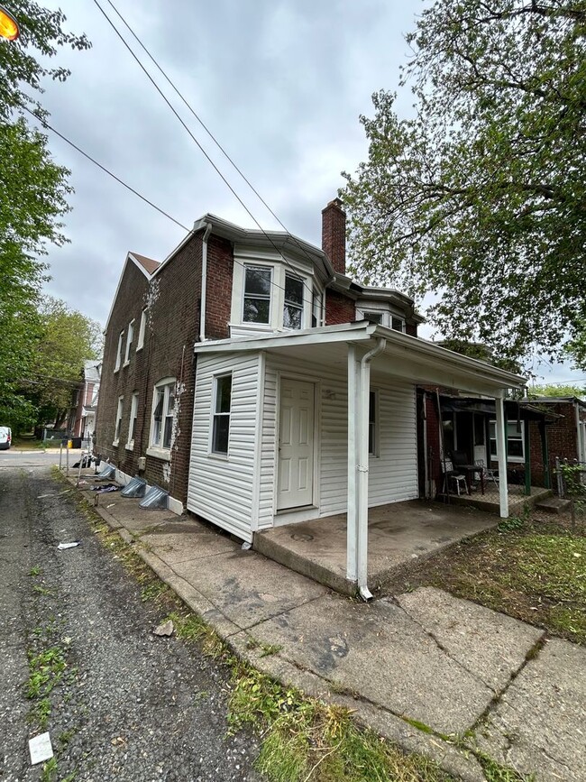 Photo - 19 E Ingham Ave