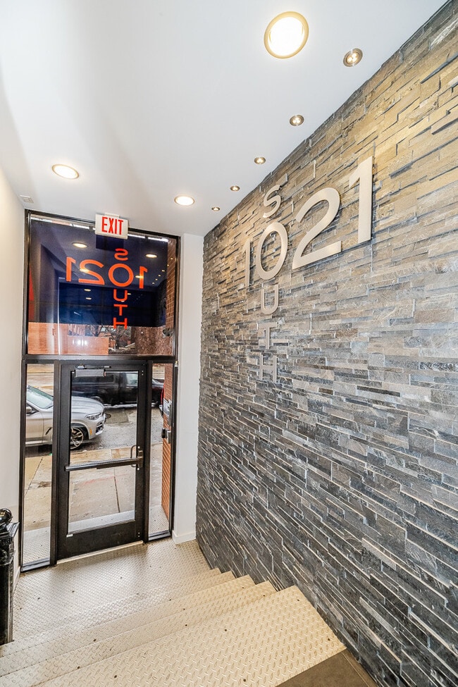 Photo - 1021 S State St Unit 205