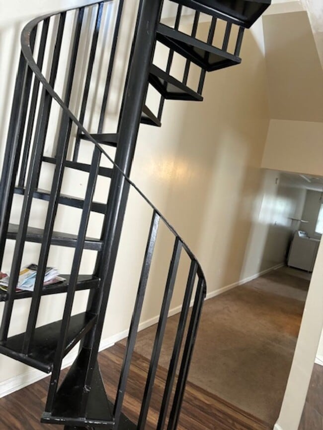 Photo - 2 bedroom 1 bath apartment with courtyard