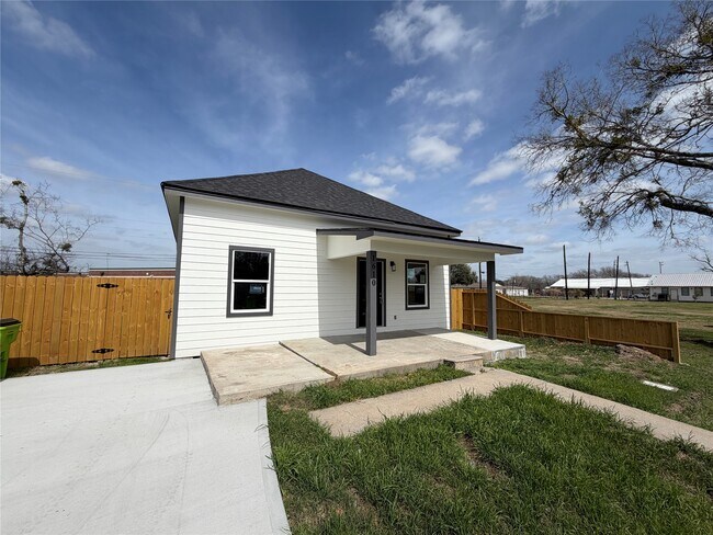 Photo - 1610 George Ave