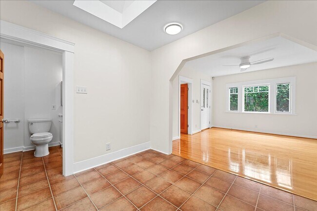 Photo - 647-659 California Ave.-647 Unidad 647