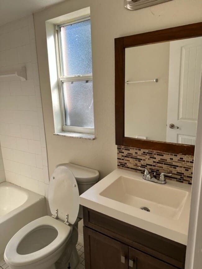 Ocean Breeze 02 - Ocean Breeze 02 Apartment Unit OCBR02