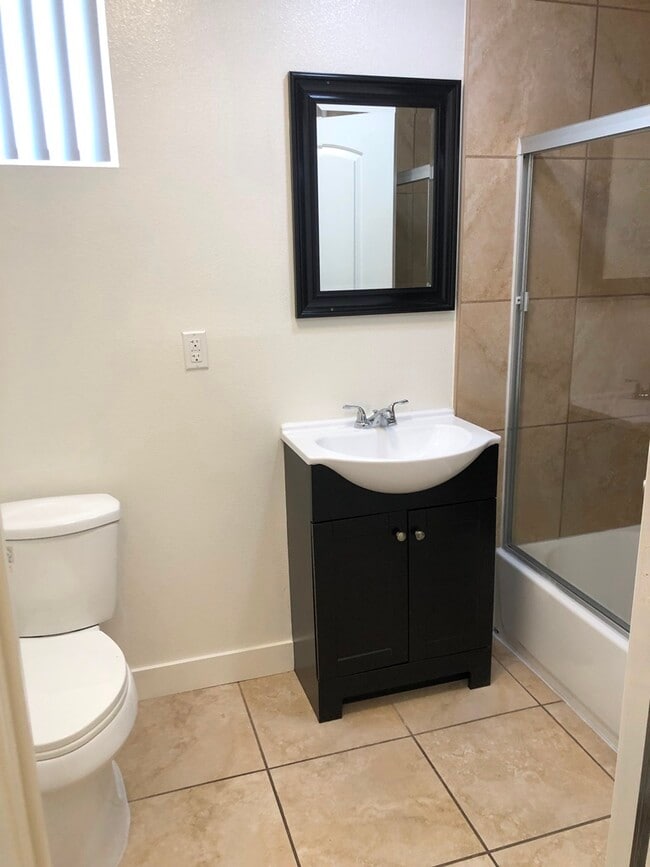 Photo - 347-349 E 107th St