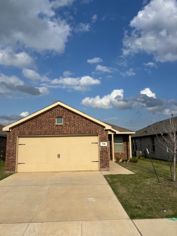 Photo - 7116 Calshot Rd
