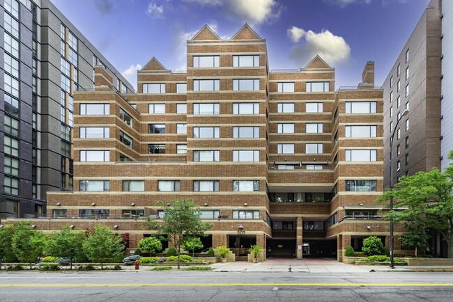 Building Photo - 505 E Huron St Unit 707 Rental