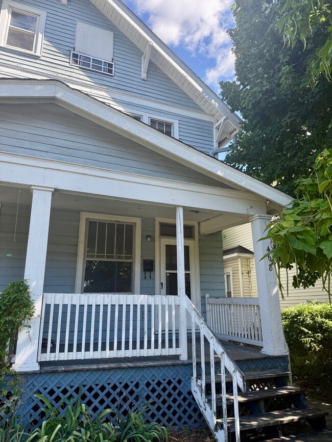 Building Photo - 468 E Tompkins St Rental