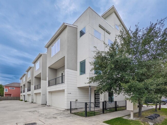 Photo - 1140 W 24th St Unidad E Rental