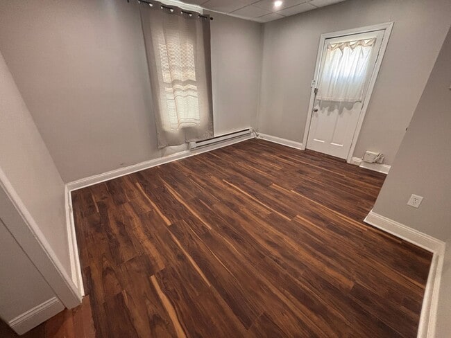 Building Photo - 801 E Hector St Unit A