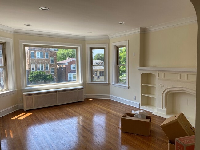 Building Photo - 1744 E 84th Pl Unit 2 Rental