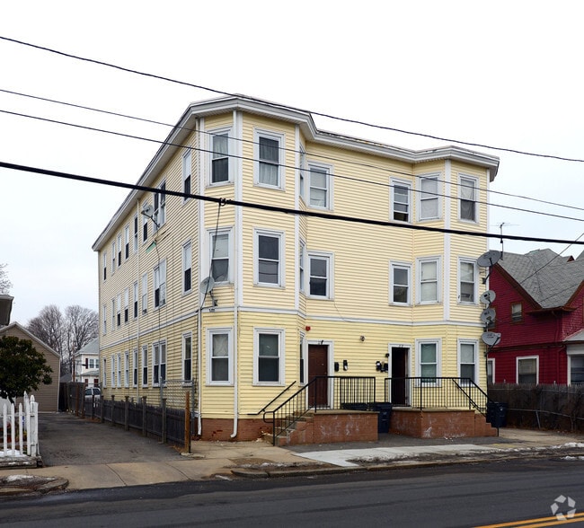 109111 Pocasset Ave Apartments Providence, RI