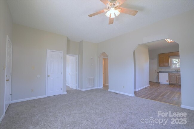 Photo - 107 Ervin St