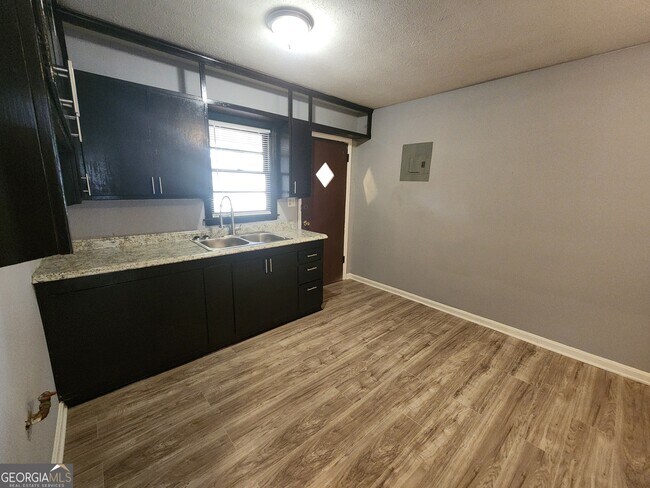 Photo - 2639 Willow St