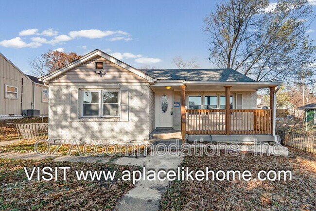 Building Photo - 2936 Stewart Ave