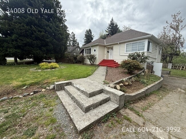 Building Photo - Spacious 4 Bedroom Home in East Abbotsford - 2 Weeks Free Rent!
