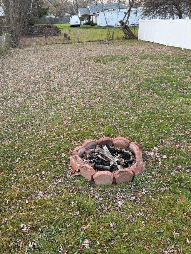 Photo - 650 Sherman St