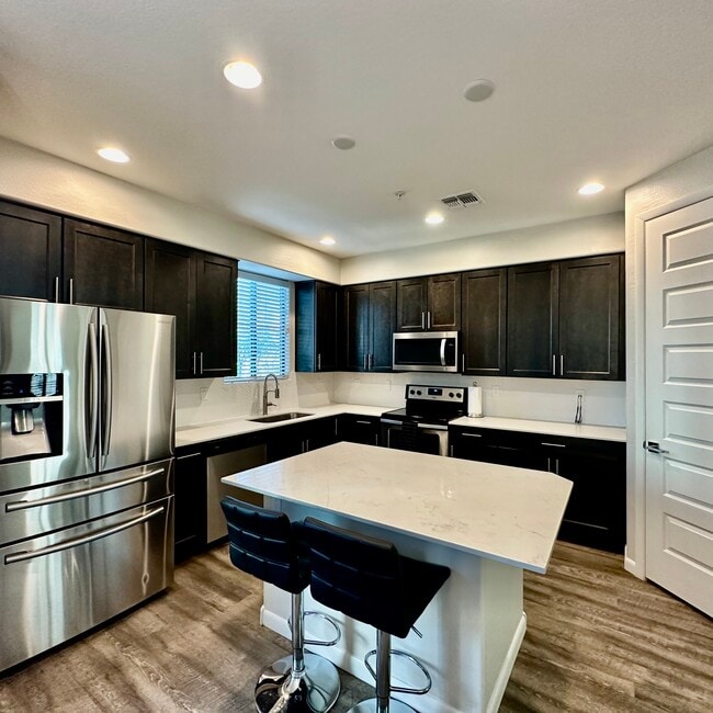 Photo - 2090 S Dorsey Ln Unit 1033